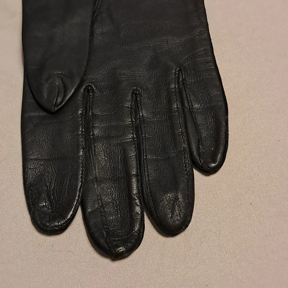 Fownes Women Black Leather Gloves with 100% Silk Lining Fitted Elegant Driving - Picture 5 of 9